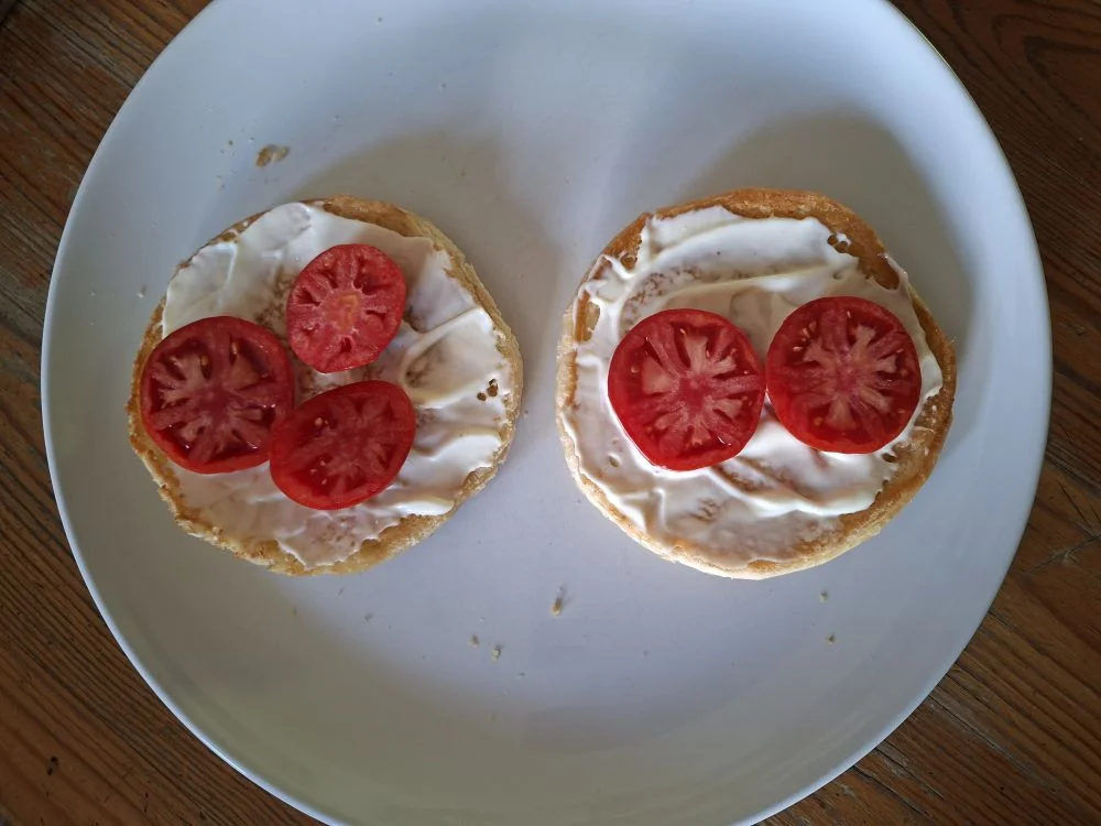 09_Bun_Mayo_Tomate.webp