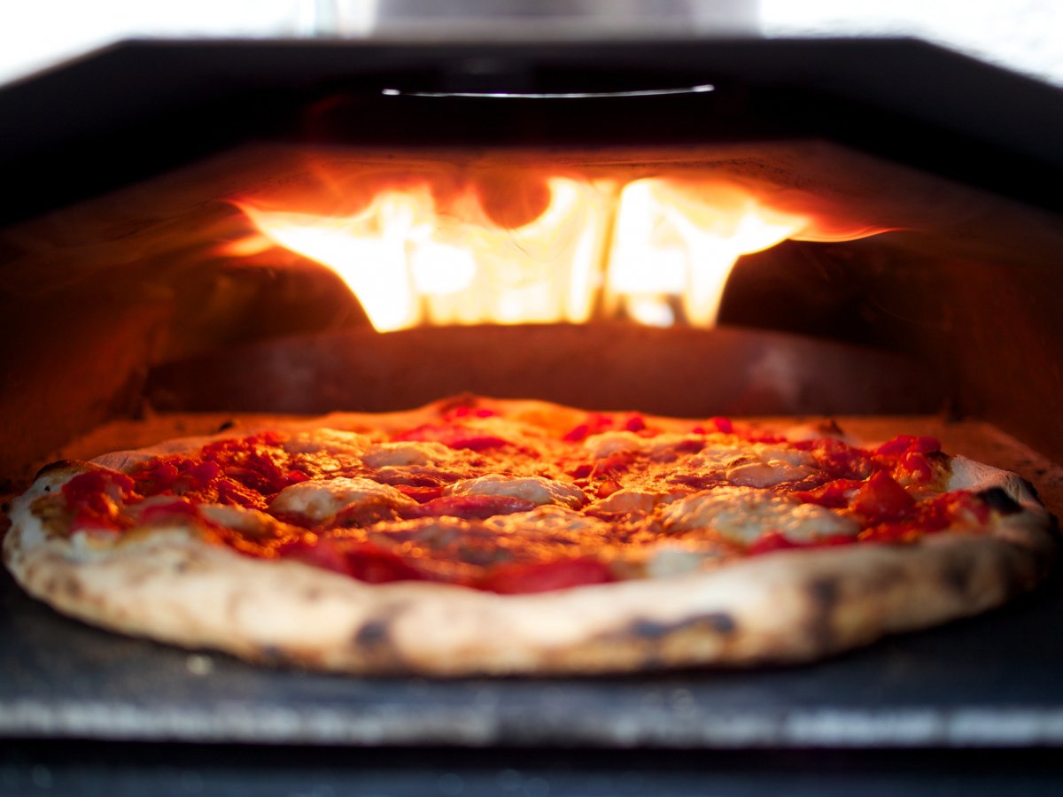 2014-09-10_Pizza_in_Uuni_Fire_1_-_P9108527_4by3.jpg