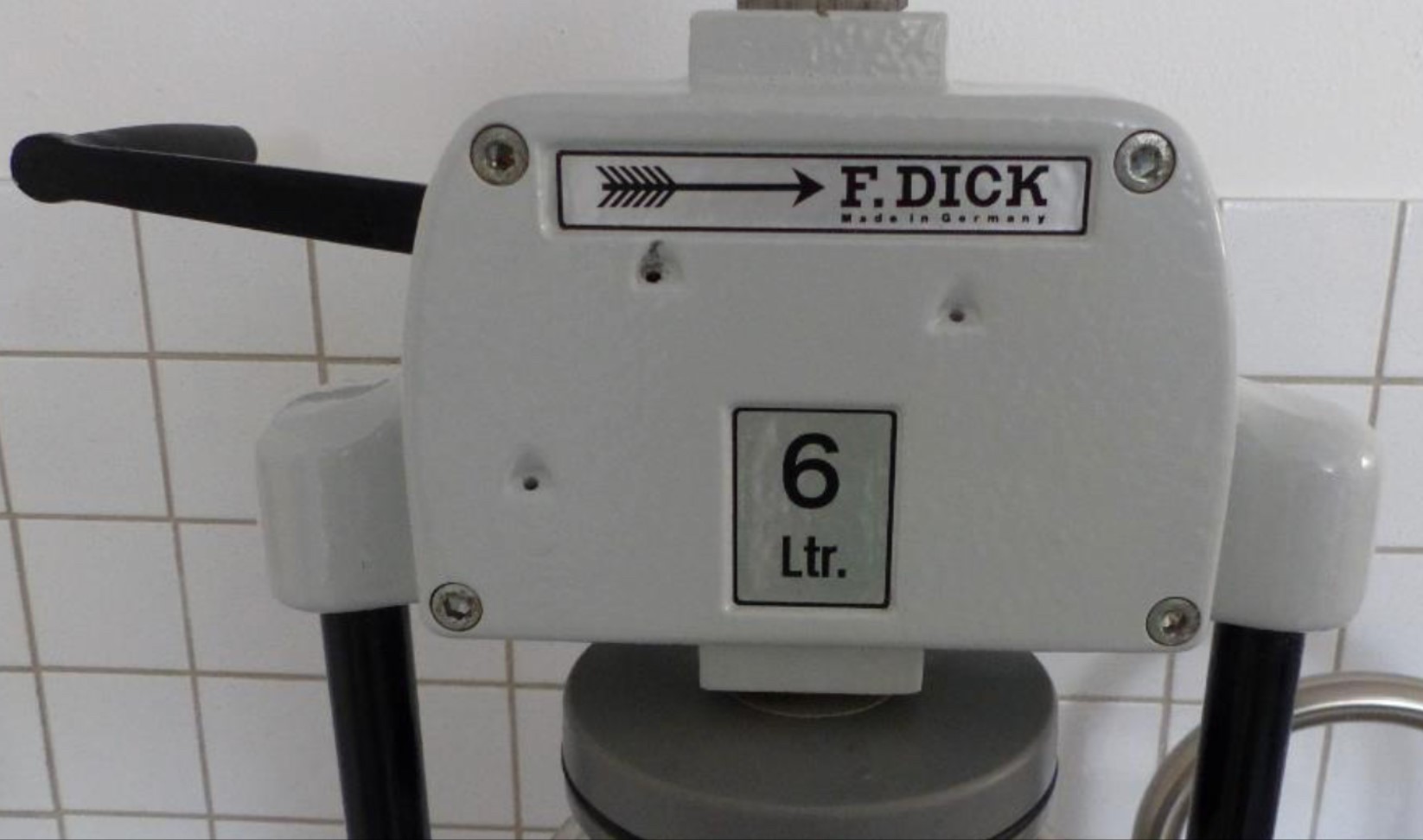 6L-F.Dick.jpg