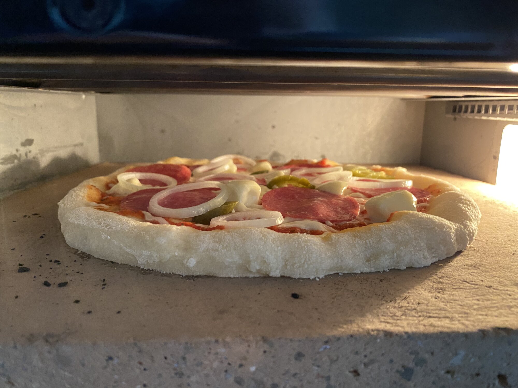 Pizza kann man auch Sonntags essen. | Grillforum und BBQ - www