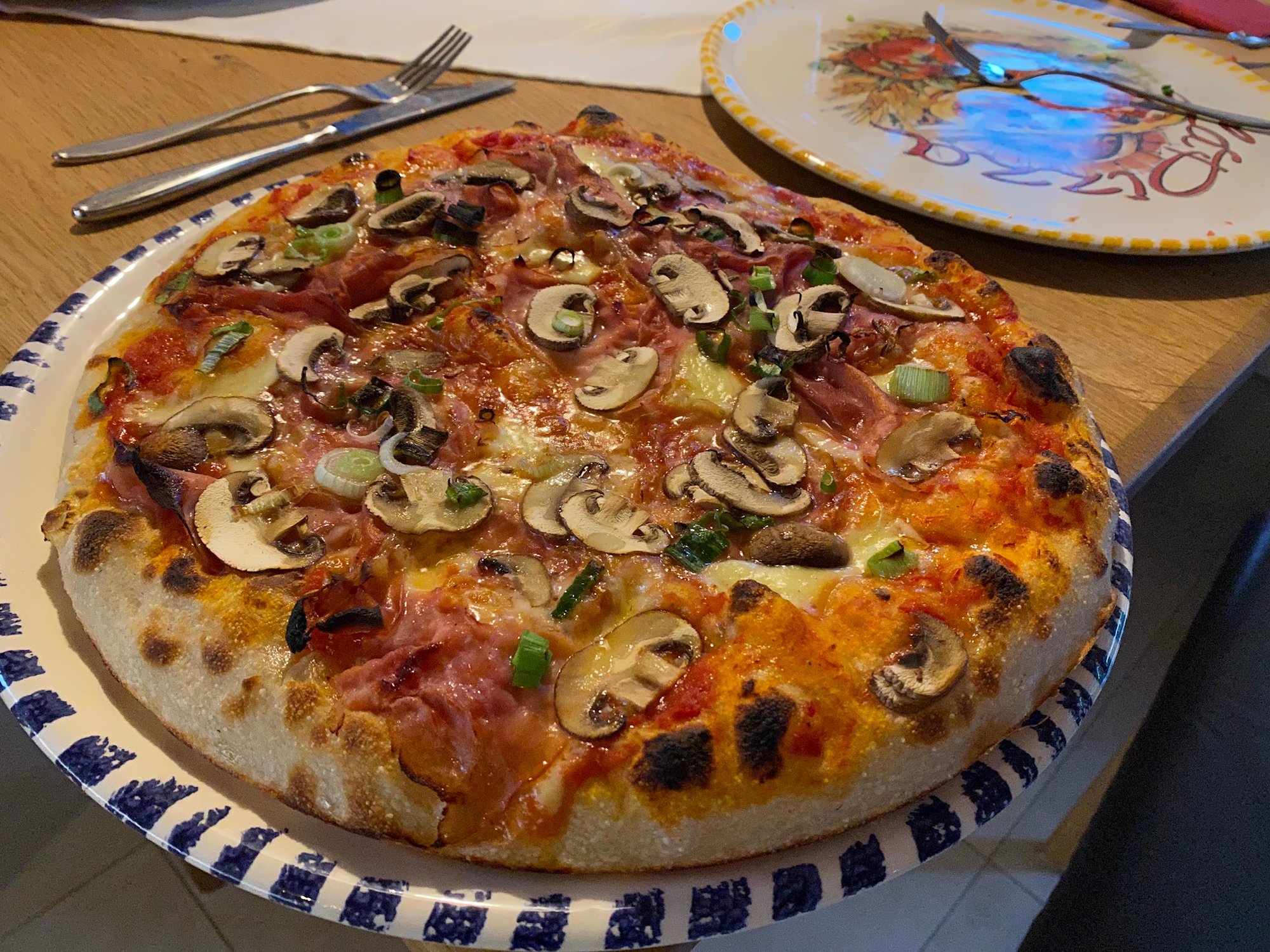 Eckiges Pizzastück - wie geht de
r Teig | Grillforum und BBQ - www
