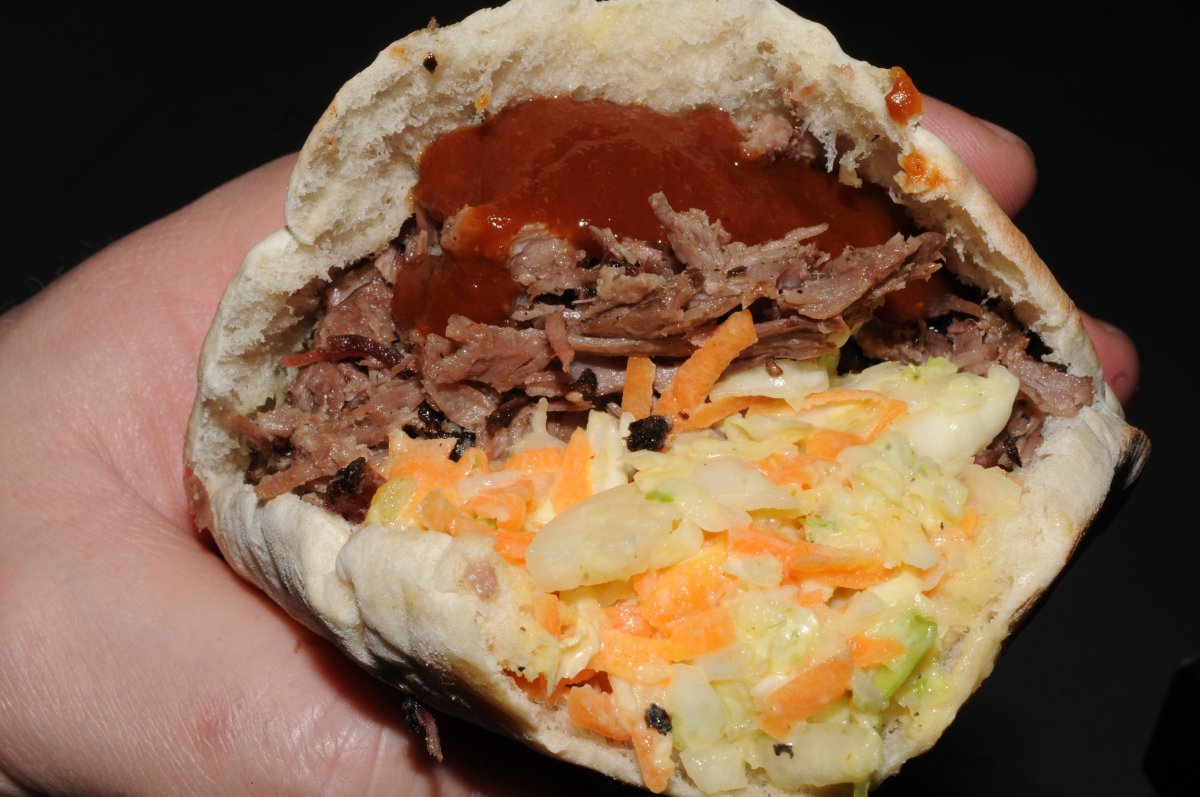 PulledBeef_Burger2.JPG