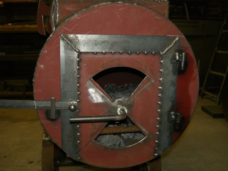 SFB Tuer mit riegel.JPG