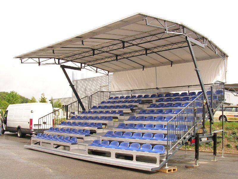 tribüne.jpeg