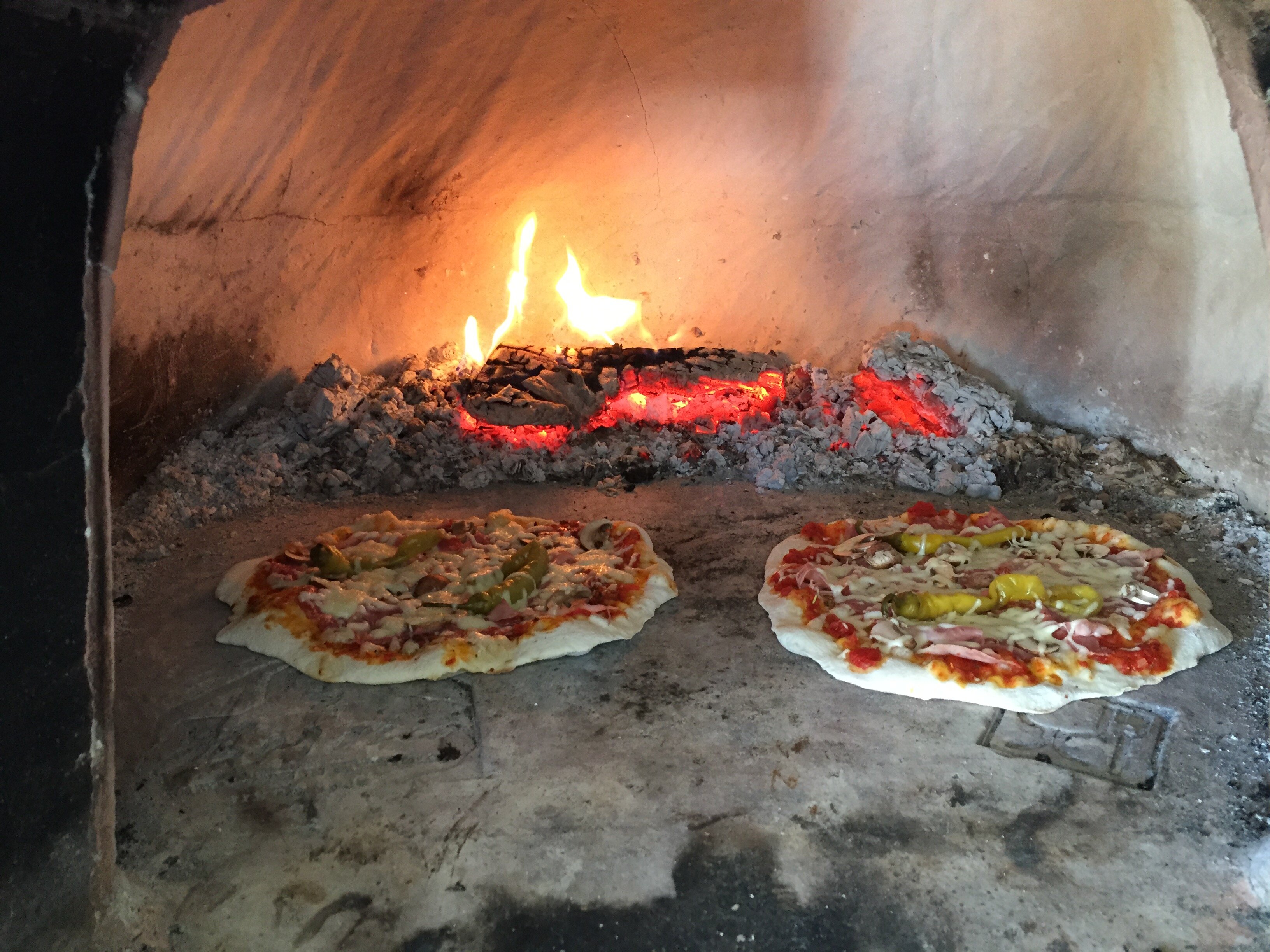 Lecker Pizzas